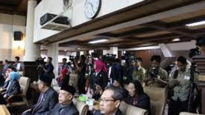 Wisuda Santri Ponpes Riyadhul Huda, Maryono Sebut Santri Fondasi Moral Bangsa